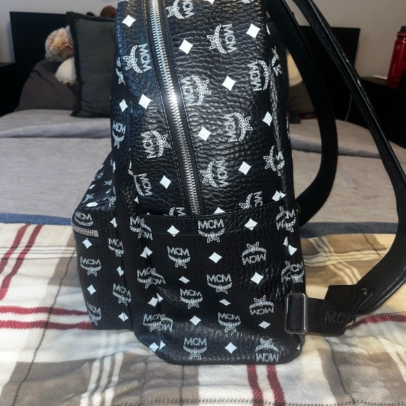 MCM Stark Backpack (M) - Picture 6 of 10